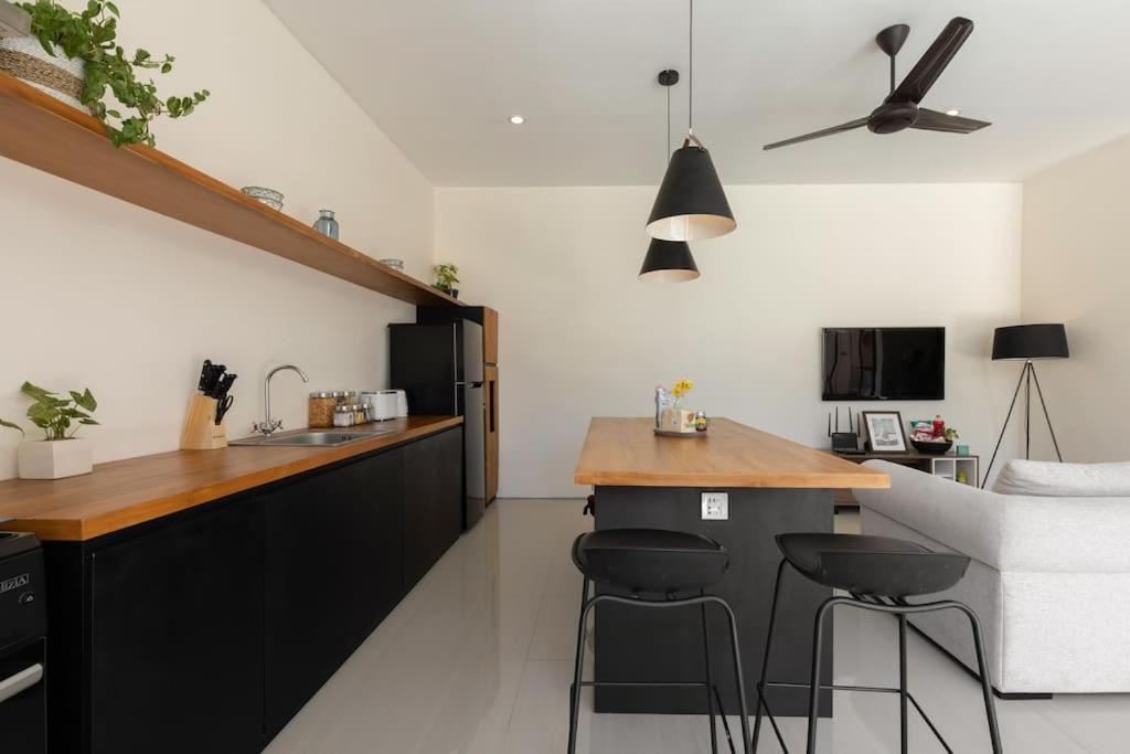 The R Villa Kaba - Incl. Motorbikes Seminyak Zewnętrze zdjęcie